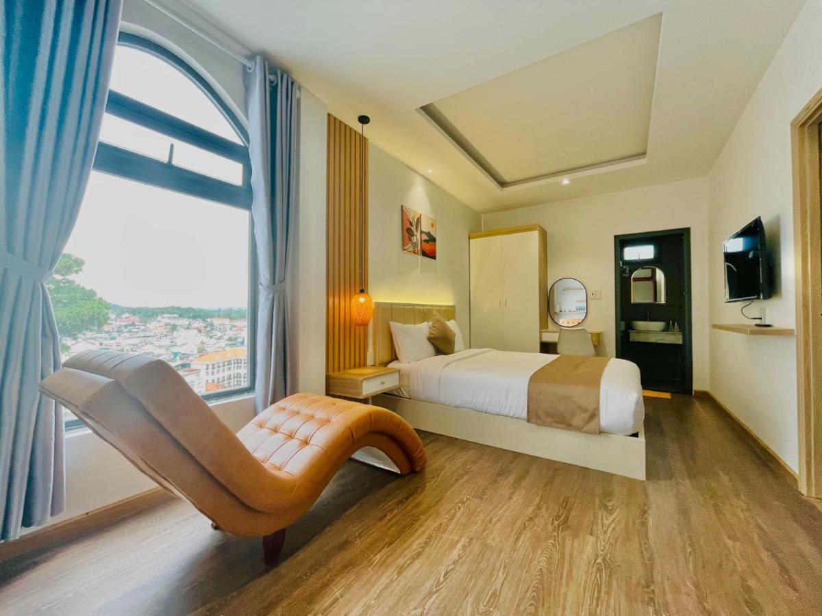 Torino Hotel Dalat Екстериор снимка