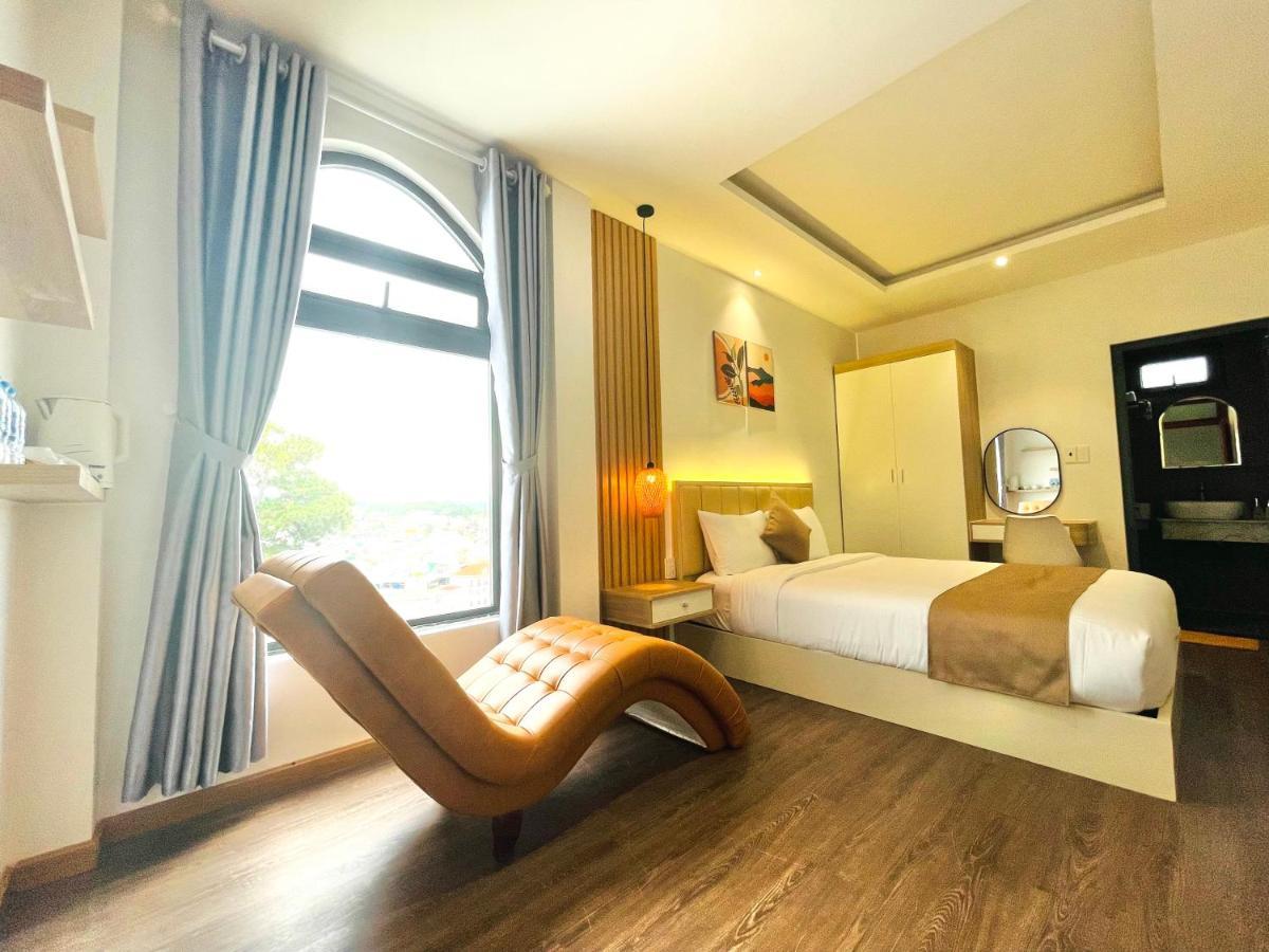 Torino Hotel Dalat Екстериор снимка