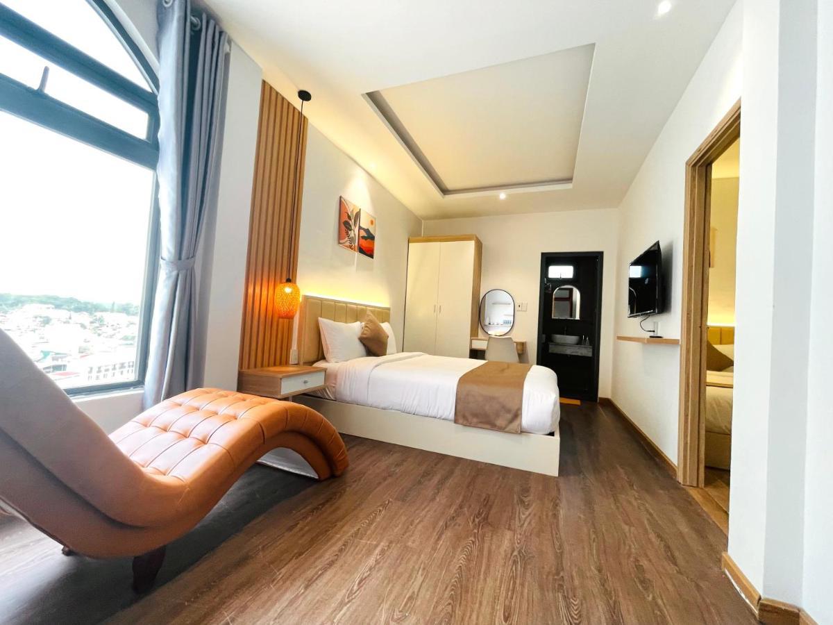 Torino Hotel Dalat Екстериор снимка