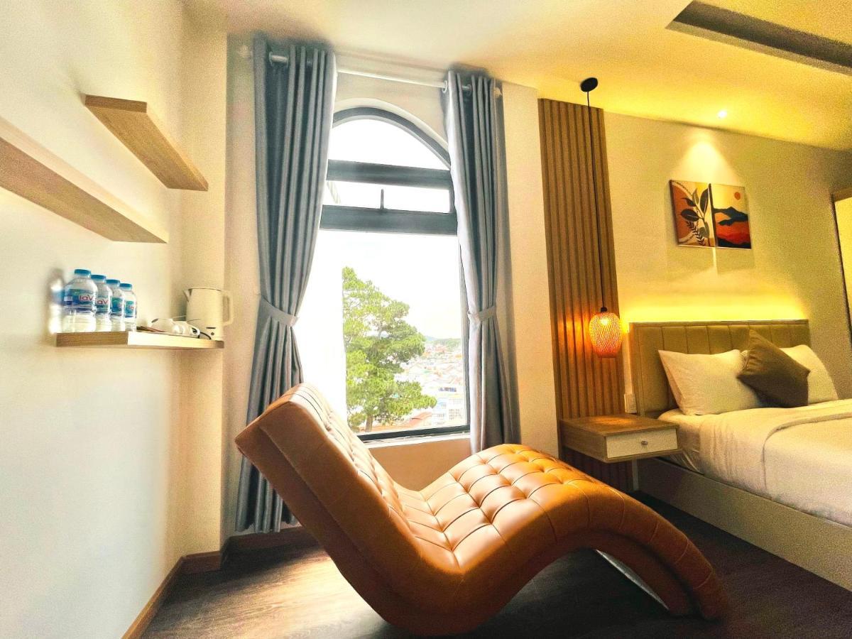 Torino Hotel Dalat Екстериор снимка