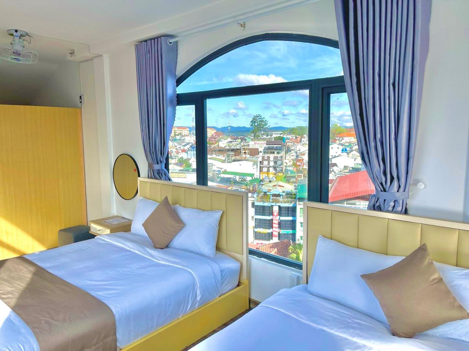 Torino Hotel Dalat Екстериор снимка