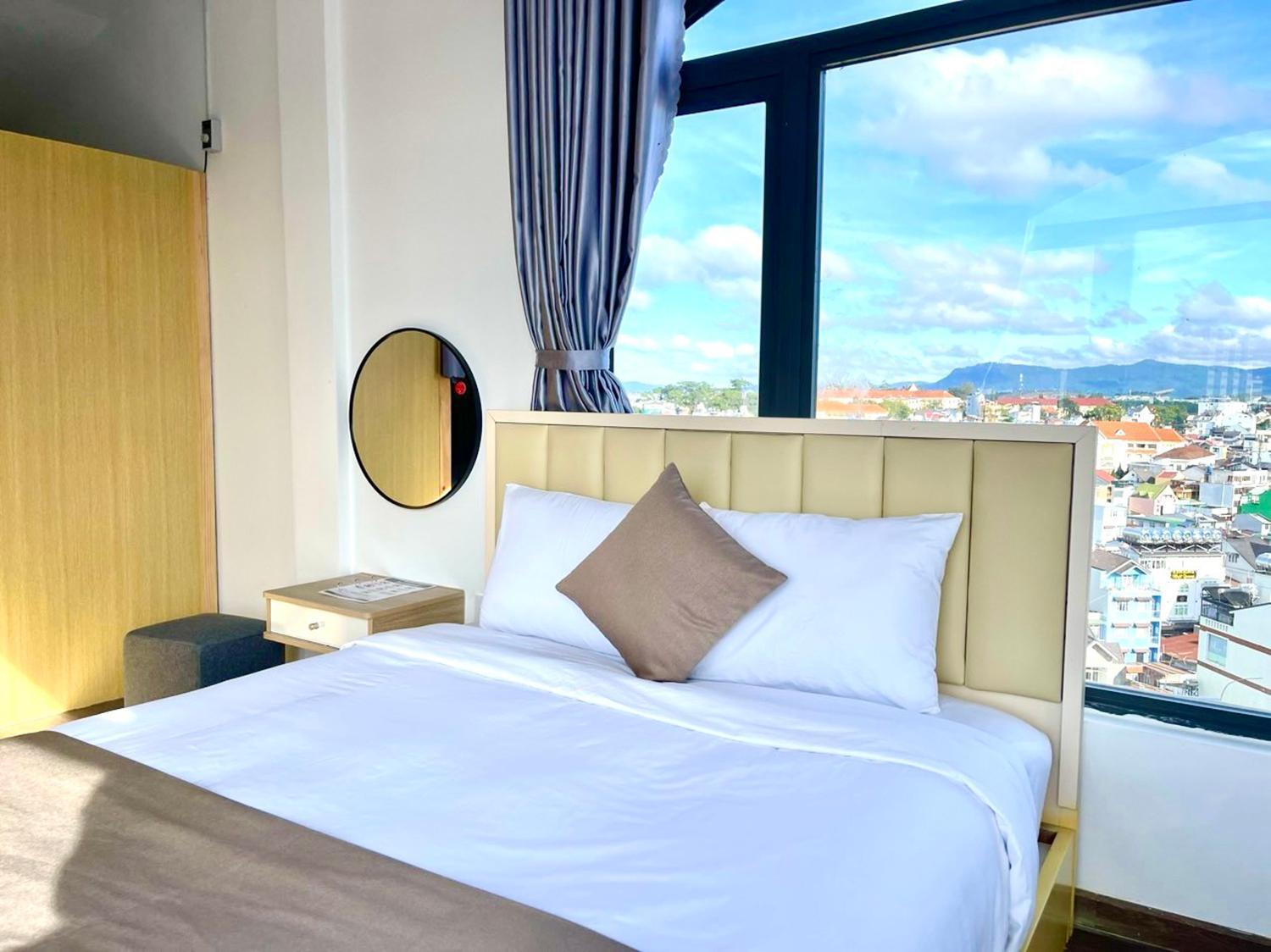 Torino Hotel Dalat Екстериор снимка