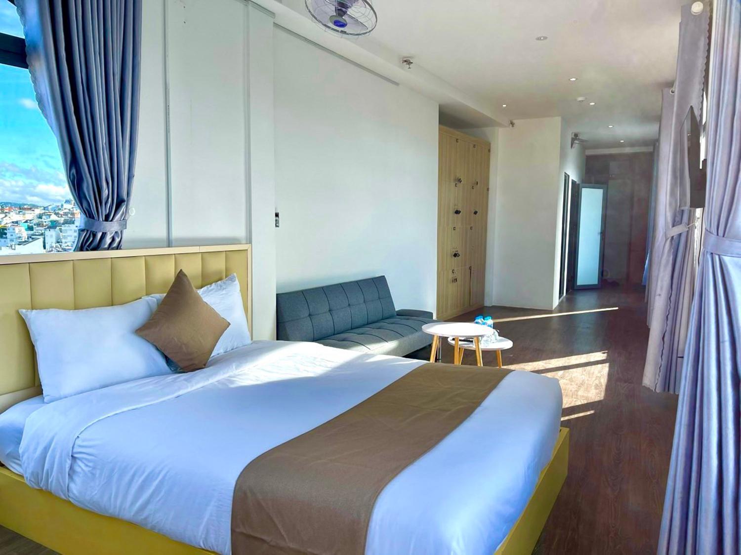 Torino Hotel Dalat Екстериор снимка
