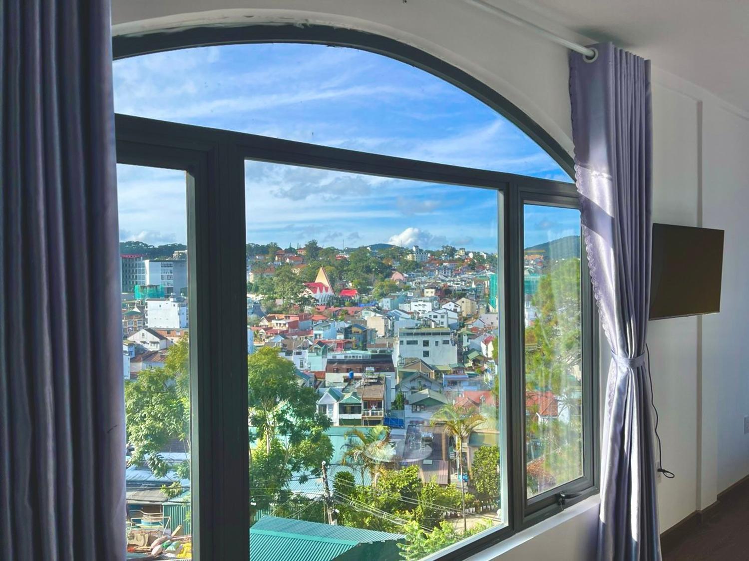 Torino Hotel Dalat Екстериор снимка