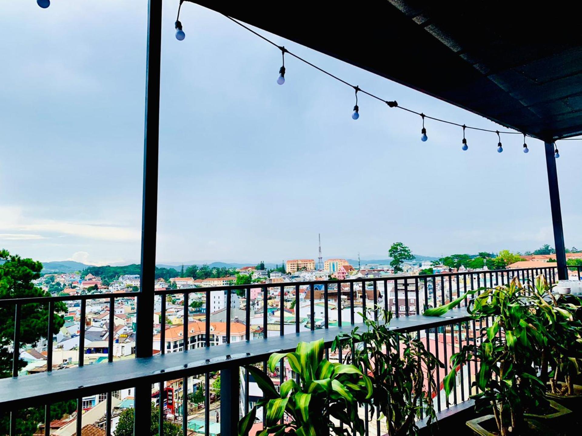 Torino Hotel Dalat Екстериор снимка